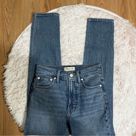 Madewell The Perfect Vintage Jean in Belbury Wash Tencel Denim Edition - Picture 2 of 11